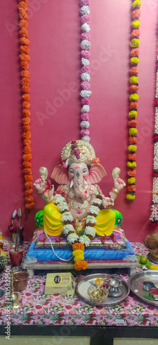 photograph of Lord ganapati Idol, Happy Ganesh Chaturthi.