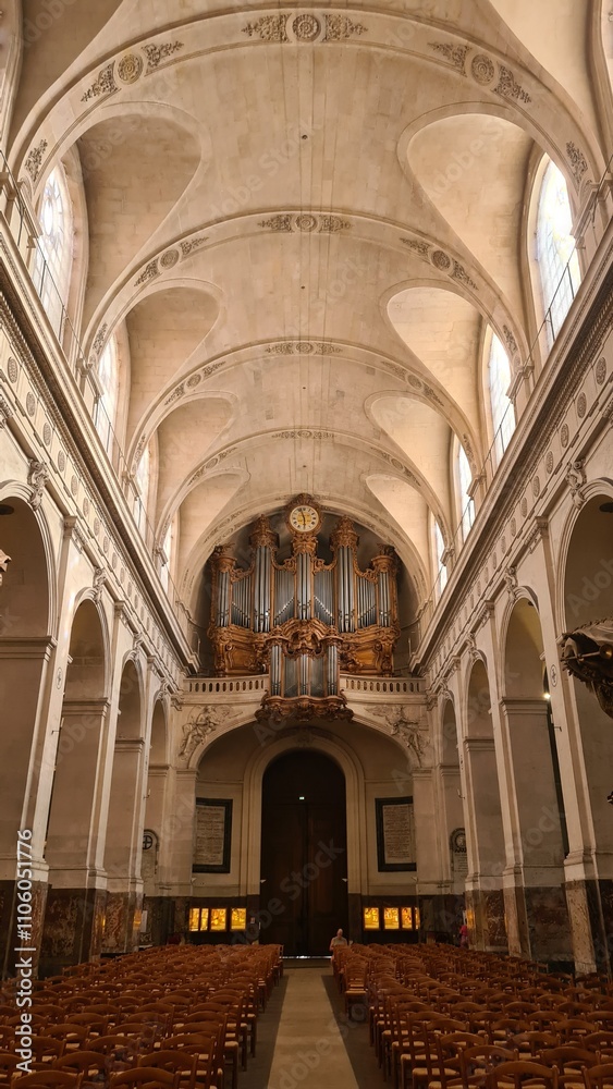 Fototapeta premium Nef et Grand Orgue de l'église Saint-Roch