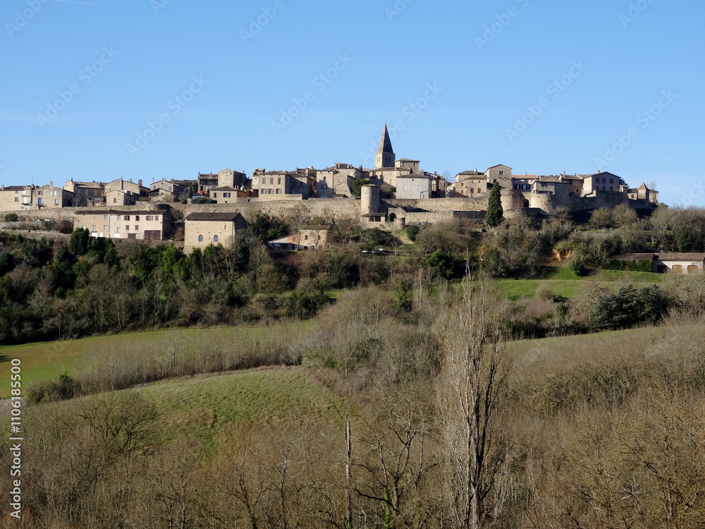 Village de Puycelsi dans le Tarn 