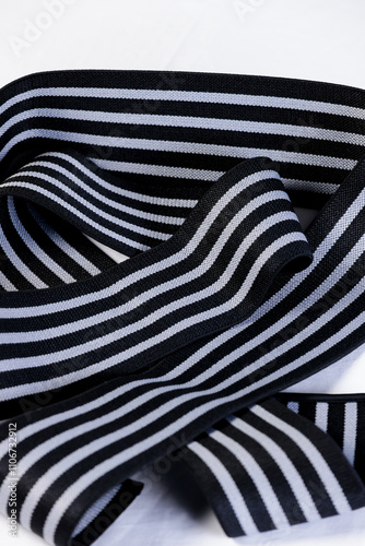 knee  wraps gray clousep out