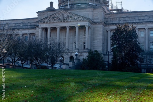 Obraz na płótnie Kentucky State Capitol Building on a Sunny Day w salonie