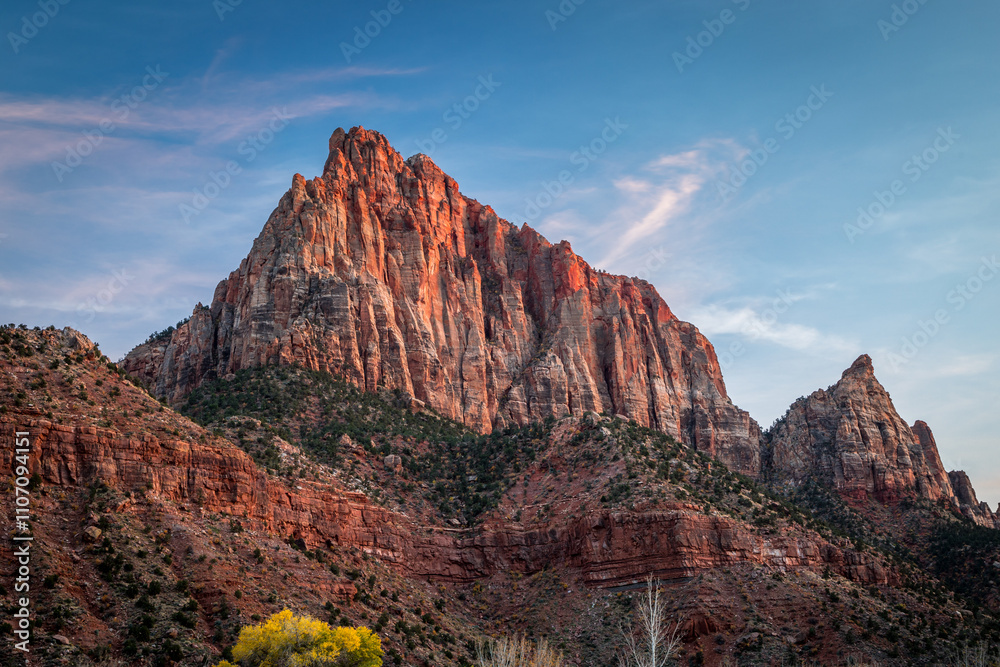 Fototapeta premium Majestic Watchman Mountain at Sunset in Springdale, Utah