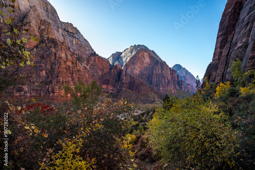 Obraz na płótnie Panoramic view of Zion Canyon from West Rim Trail w salonie