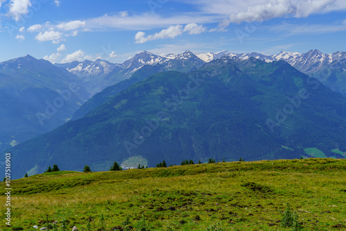 Mittersill in den österreichischen Alpen photo