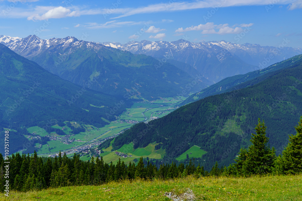 Fototapeta premium Mittersill in den österreichischen Alpen