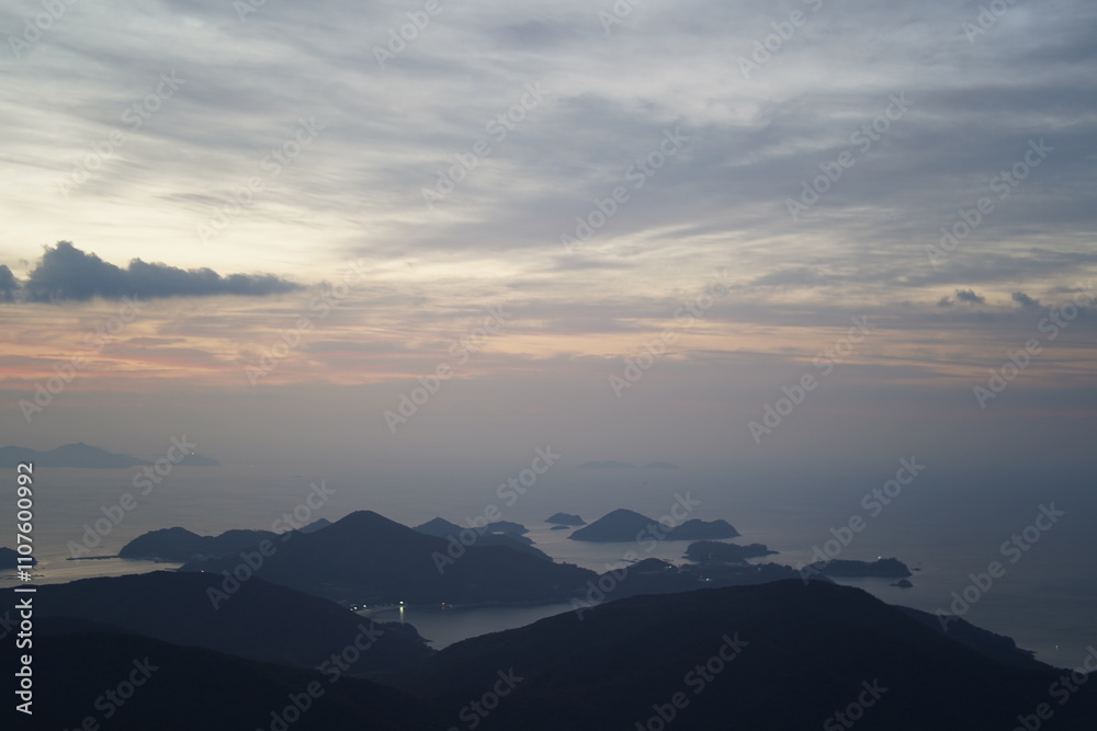 Fototapeta premium 남해 금산 한려해상 일출