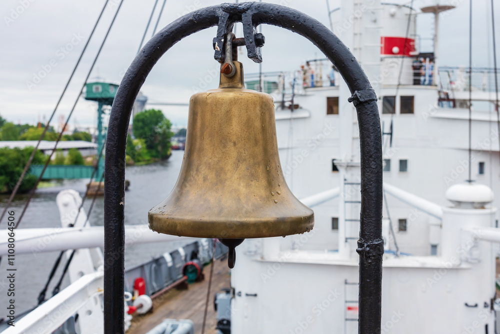 Fototapeta premium Brass ship's bell on a ship.
