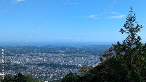 ヒルクライムで有名なヤビツ峠の菜の花展望台から見た秦野市の景色 photo