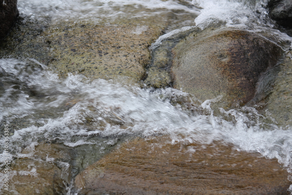 Image of strong waves in the clear water of Daecheongcheon
