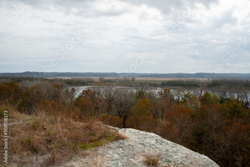 Missouri hiking trails in the fall