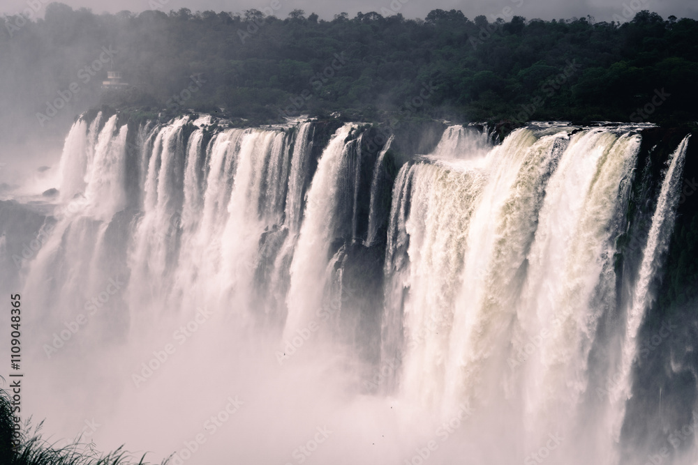 Vistas de las Cataratas del Iguazú, en Argentina Vistas de las Cataratas del Iguazú, en Argentina