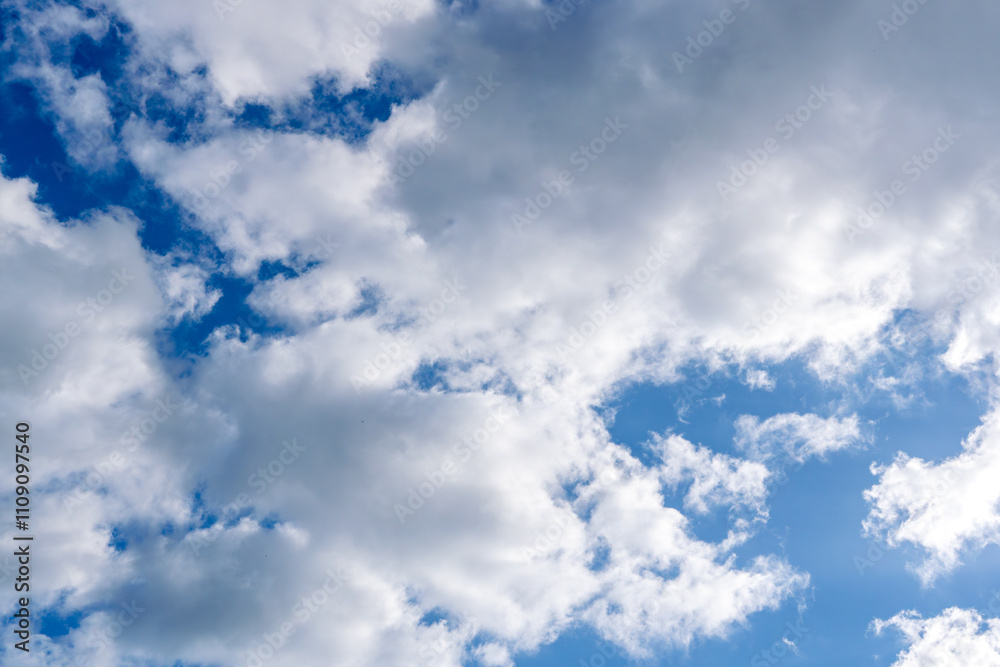 Obraz premium 秋の日の青空と雲04