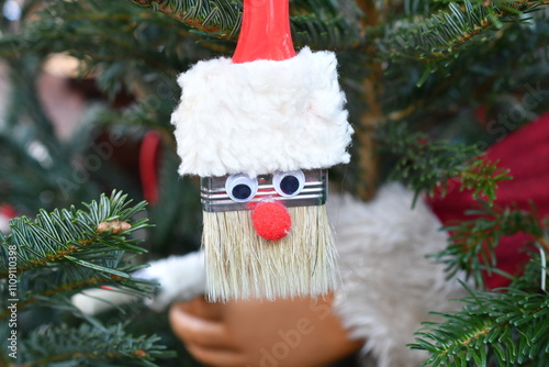 Selbstgemachter Christbaumschmuck auf dem Weihnachtsmarkt in Fürth