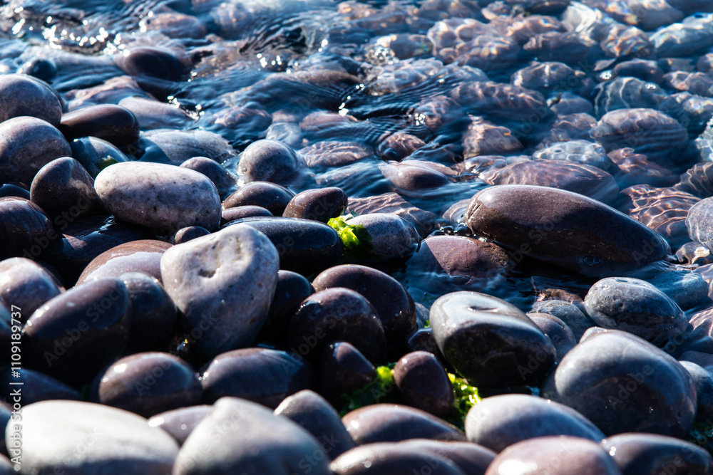 Obraz premium Pebble beach at Hongdo Island, South Korea