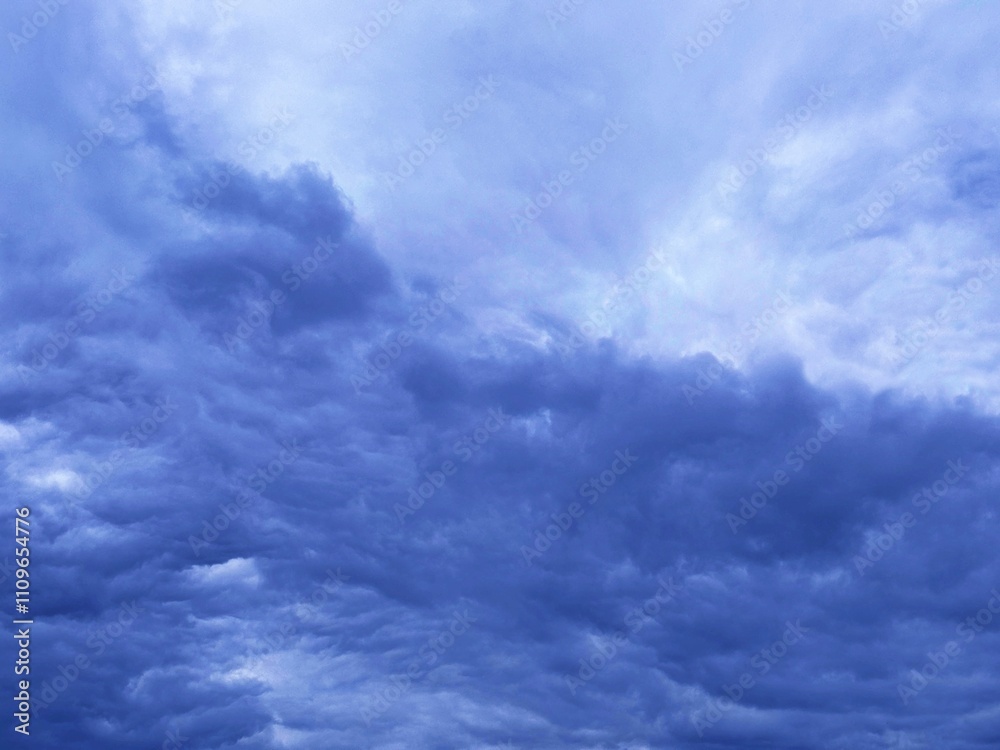 Obraz premium Storm clouds in the sky.