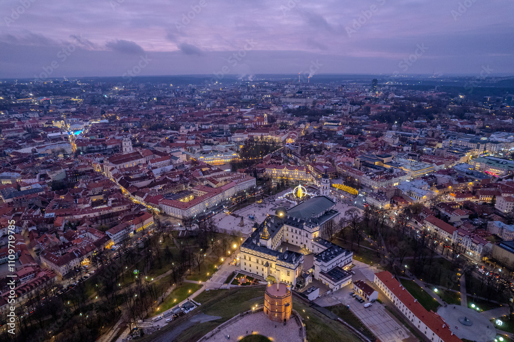 Obraz premium Aerial winter morning sunrise view of Cathedral Square, Vilnius old town, Christmas Tree, Lithuania