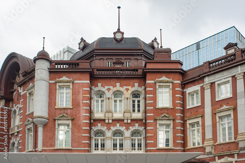 Canvas Print Facade of Tokyo Station building, main railway terminal in Tokyo, Japan