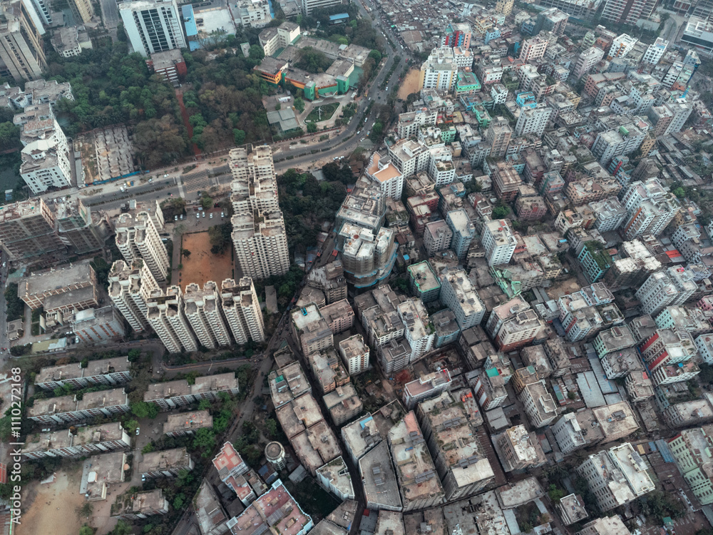 Obraz premium Dense Urban Architecture of Dhaka from Above