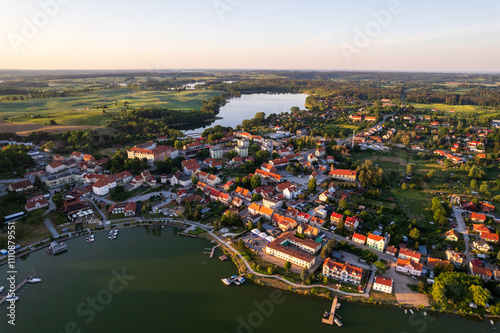 Fototapeta Naklejka Na Ścianę i Meble -  Ryn z lotu ptaka