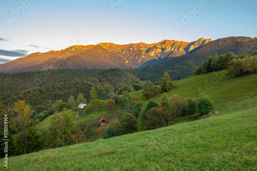 Obraz na płótnie Piatra Craiului - Romania
w salonie