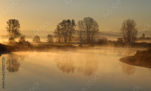 Foto Moody colors of early morning sunrise