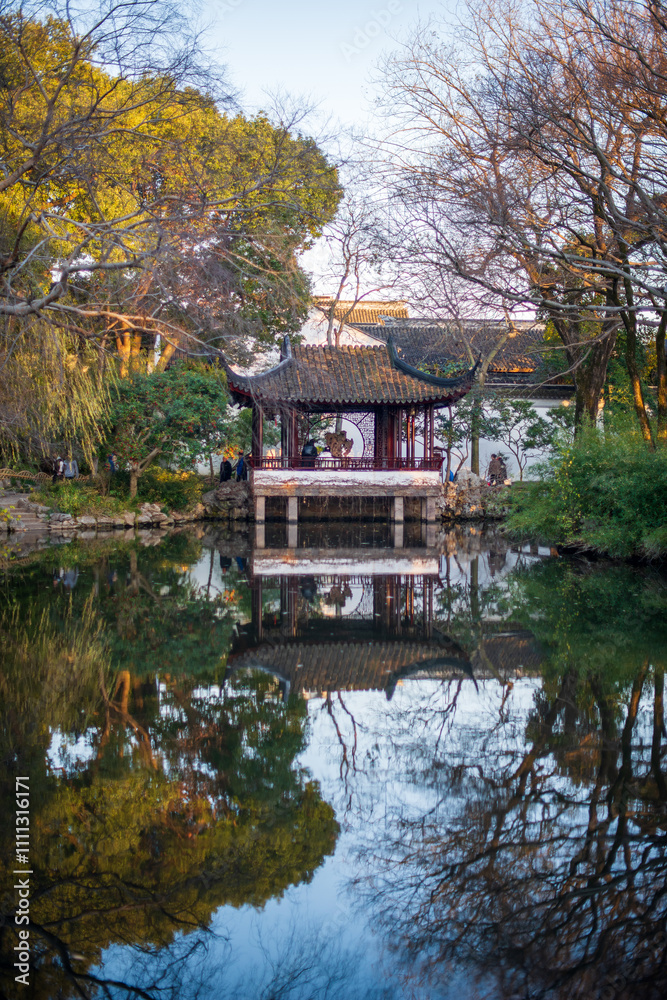 Obraz premium japanese garden in autumn