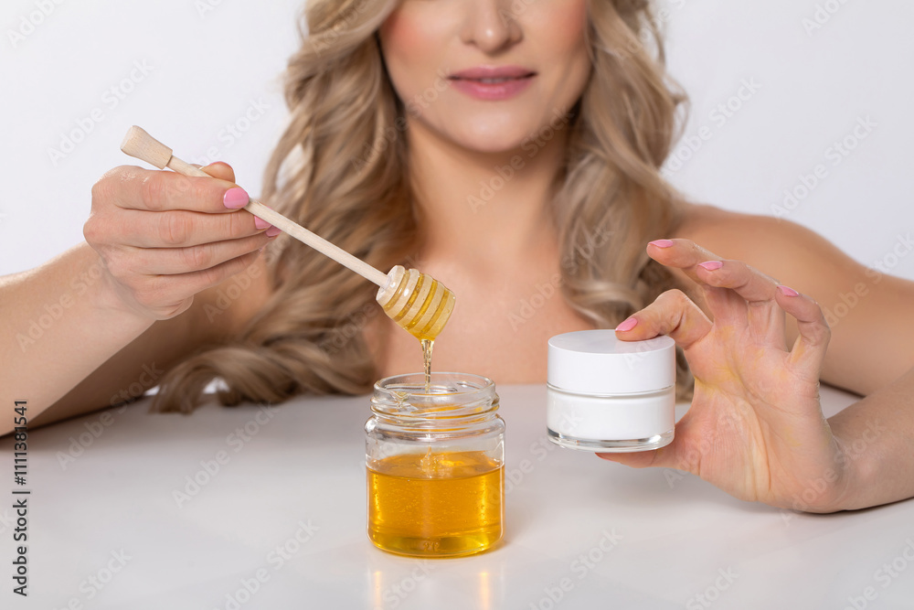Fototapeta premium Explore the transformative Natural Beauty Rituals and the exquisite Honey Skincare Routine