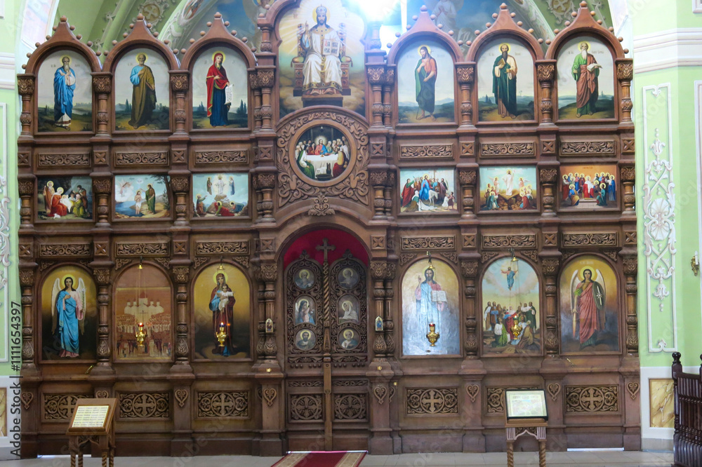 Obraz premium Wooden iconostasis in the Orthodox Church of Daniel of Moscow in Kasimov
