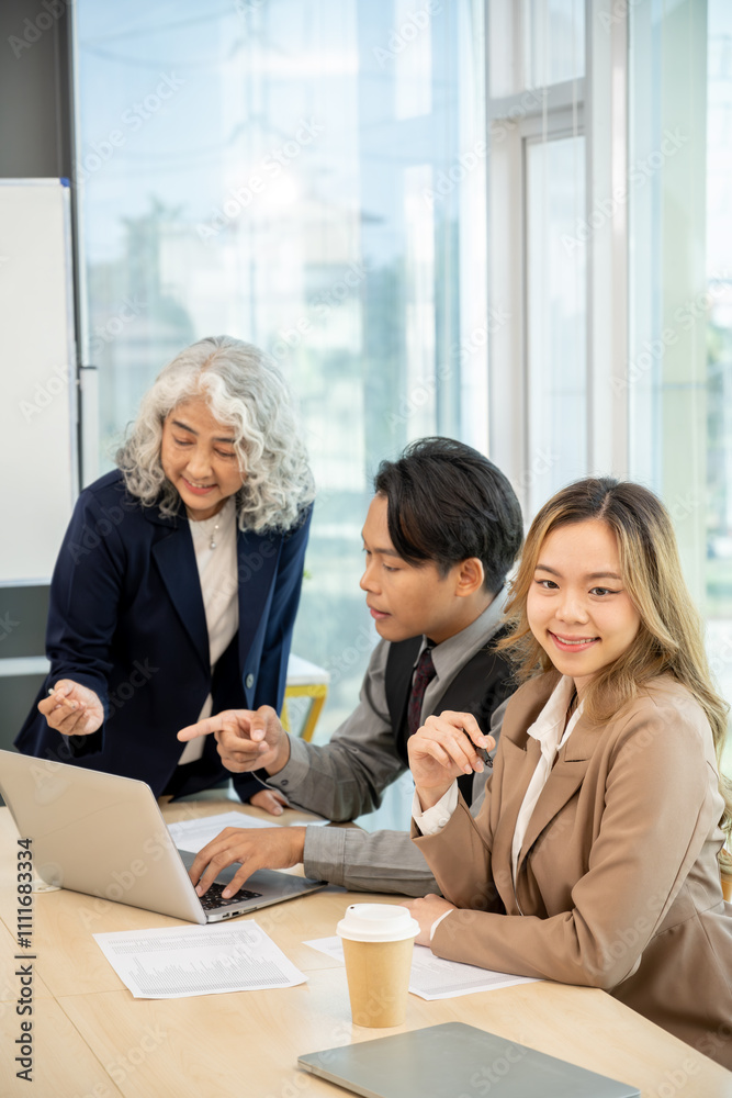 Executives are having a meeting with employees to discuss business planning in a conference room. Executives are having a meeting with employees to discuss business planning in a conference room.