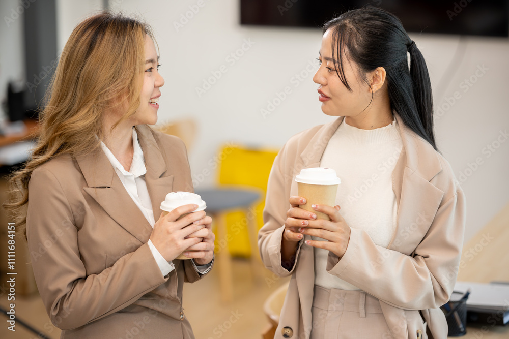 Company employees are discussing in a conference room. Company employees are discussing in a conference room.