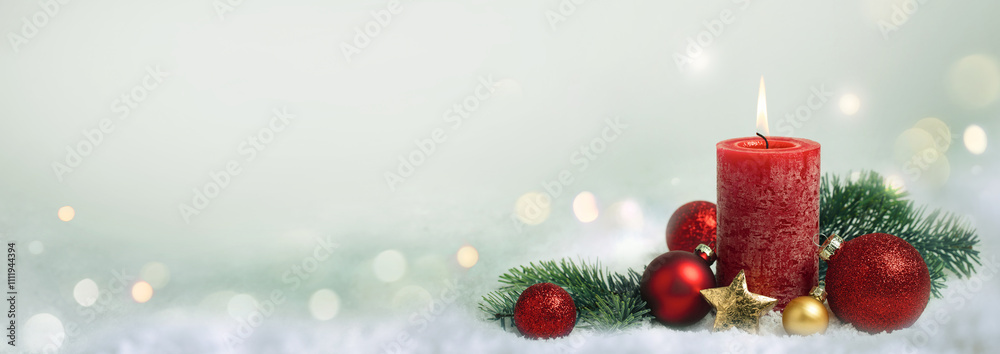 Φωτογραφία Christmas Background - Red Candle in winter snow landscape background - Blank gr