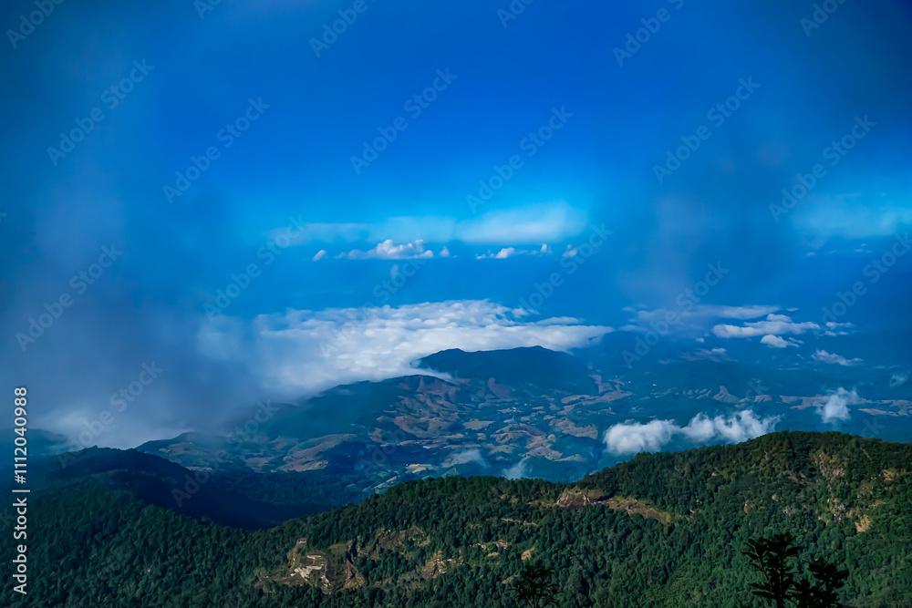 Obraz premium Breathtaking mountain view overlooking clouds scenic landscape nature photography high altitude panoramic perspective