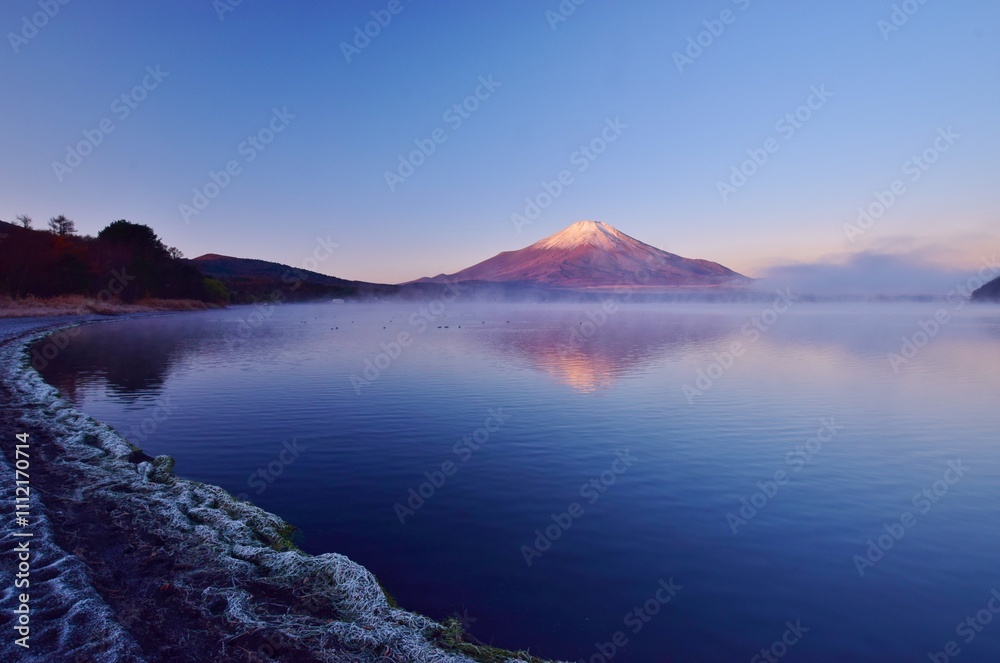 夜明けの山中湖・富士山 夜明けの山中湖・富士山