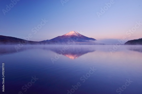 夜明けの山中湖・富士山 photo