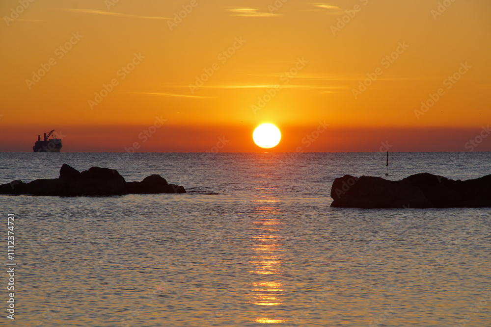 Naklejka premium sunset on the sea