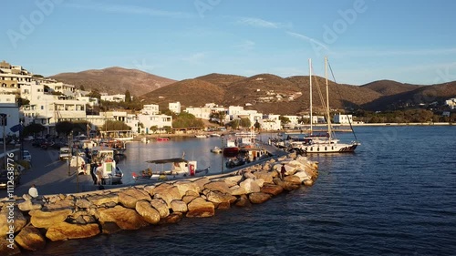 Der kleine Fischerhafen in Katapola, Amorgos, Kykladen, Griechenland, Europa