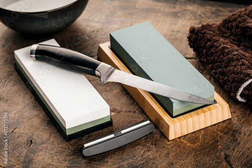 Sharpening knives with grindstones