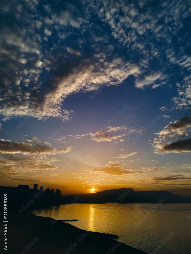 Obraz premium sunset over the sea