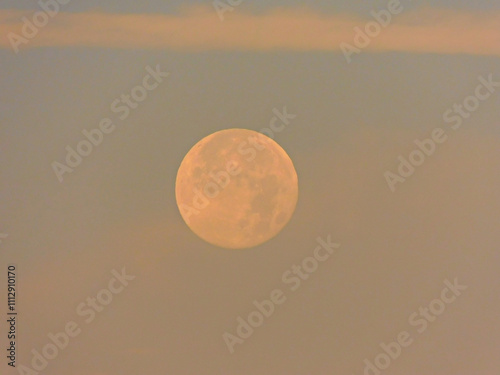 Obraz na płótnie Der Mond am südlichen Himmel am Morgen w salonie
