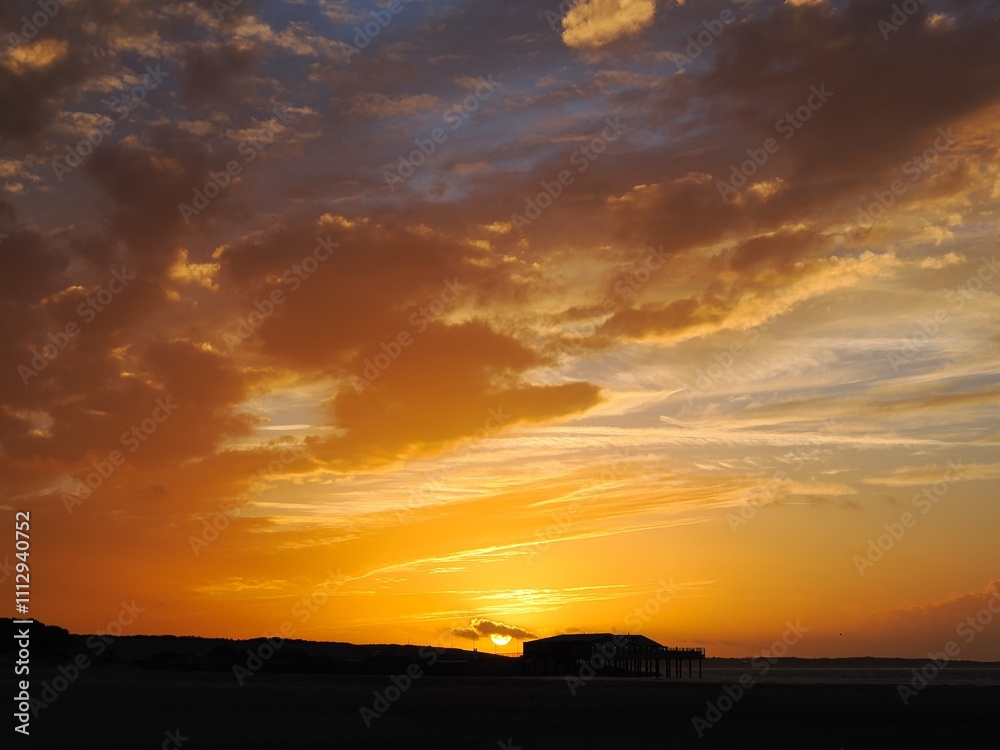 Sonnenuntergang an der niederländischen Nordsee Sonnenuntergang an der niederländischen Nordsee