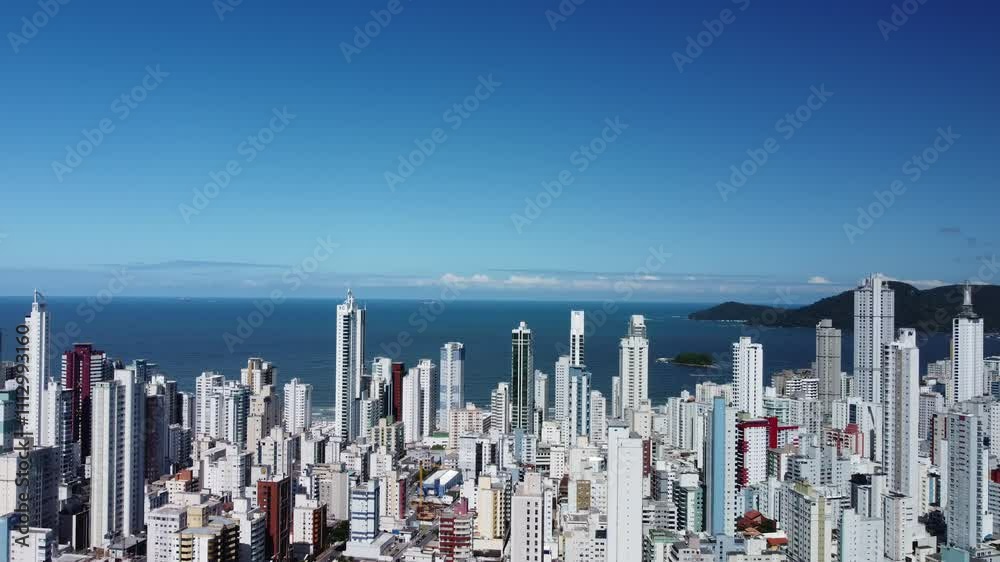 balneario camboriu - sunny day with few clouds - down tilt