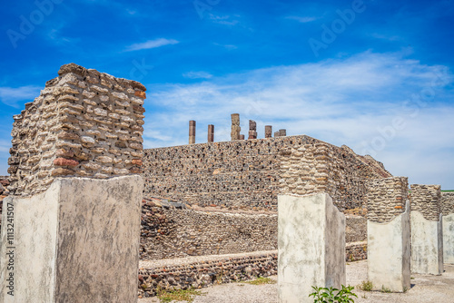 Фотография Pyramids and buildings in the archaeological zone of the Atlanteans, in Tula Hid