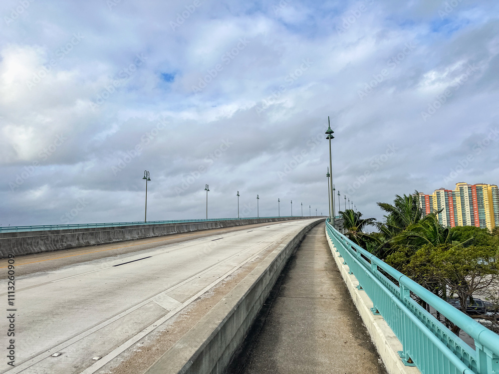 Fototapeta premium Blue Heron Bridge, Riviera Beach, Florida