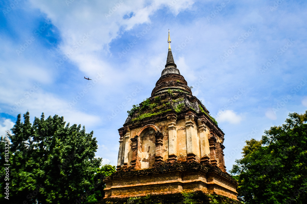Fototapeta premium Old Pagoda, Architecture Lanna, Symbols of Buddhism at Wat Jedyod Royal temple, Muang Chiang Mai, Chiang Mai, Northern Thailand