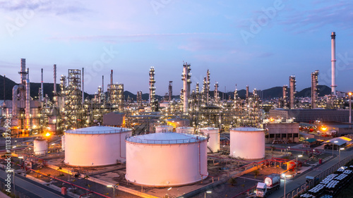 Obraz na płótnie Aerial view oil and gas refinery industry plant, Oil and gas petrochemical industrial storage tank refinery plant, Industry Oil refinery oil and gas refinery factory power and fuel energy. w salonie
