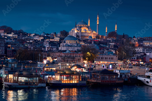 Tableau sur toile Istanbul cityscape at night with Suleymaniye mosque, Turkey
