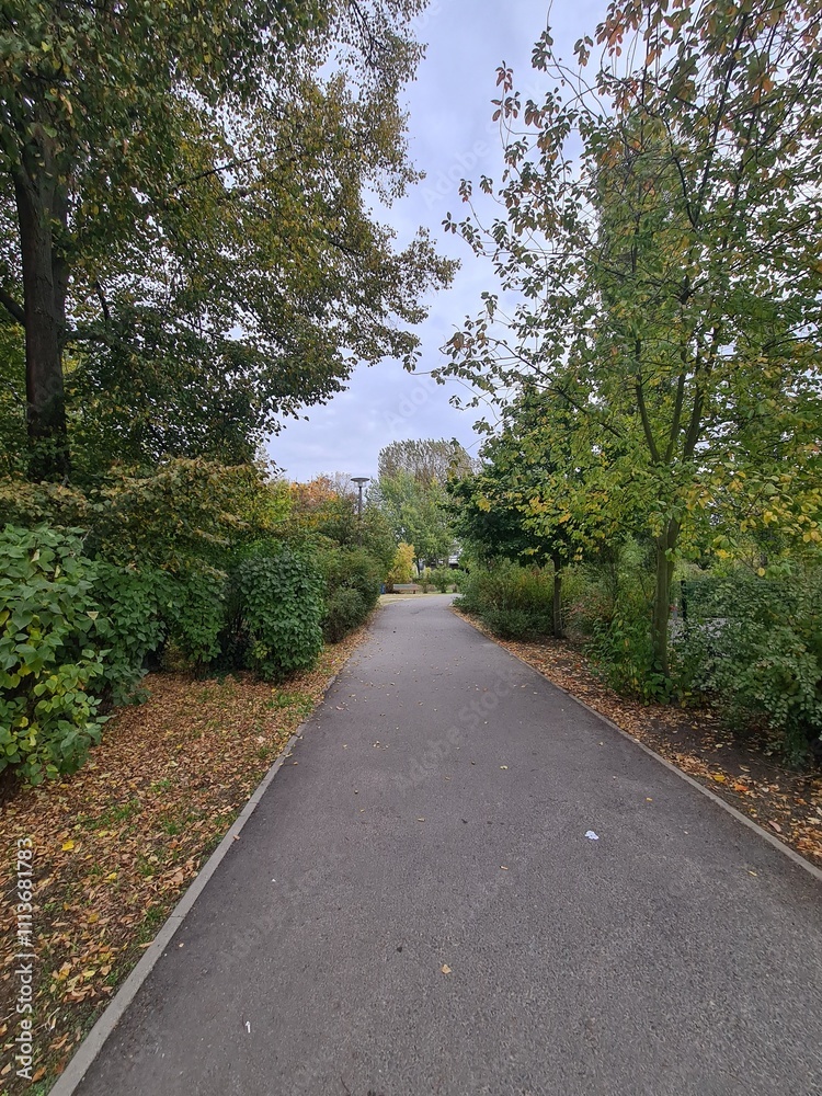 Sicht auf ein Wohngebiet mit Park in Berlin Johannisthal Sicht auf ein Wohngebiet mit Park in Berlin Johannisthal