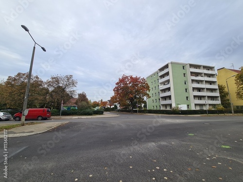 ein Wohngebiet in Berlin Johannisthal, mit atmosphärischem Himmel photo