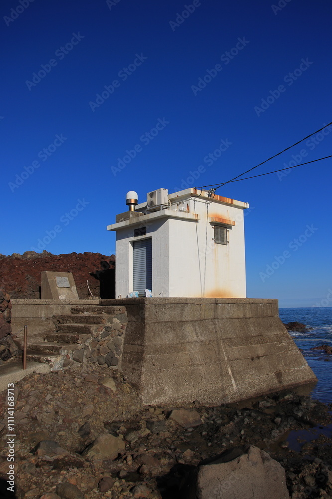  【新潟県】鯨波漁港にポツンと佇む柏崎柏崎験潮場