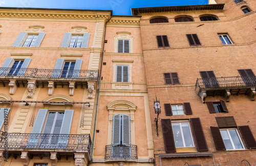 Obraz na płótnie Old houses on the Piazza Del Campo in Siena, Italy w salonie